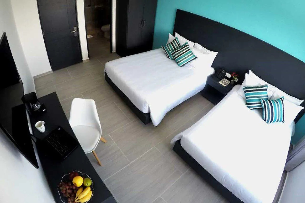 We Express Hotel Playa Del Carmen (Adults Only)