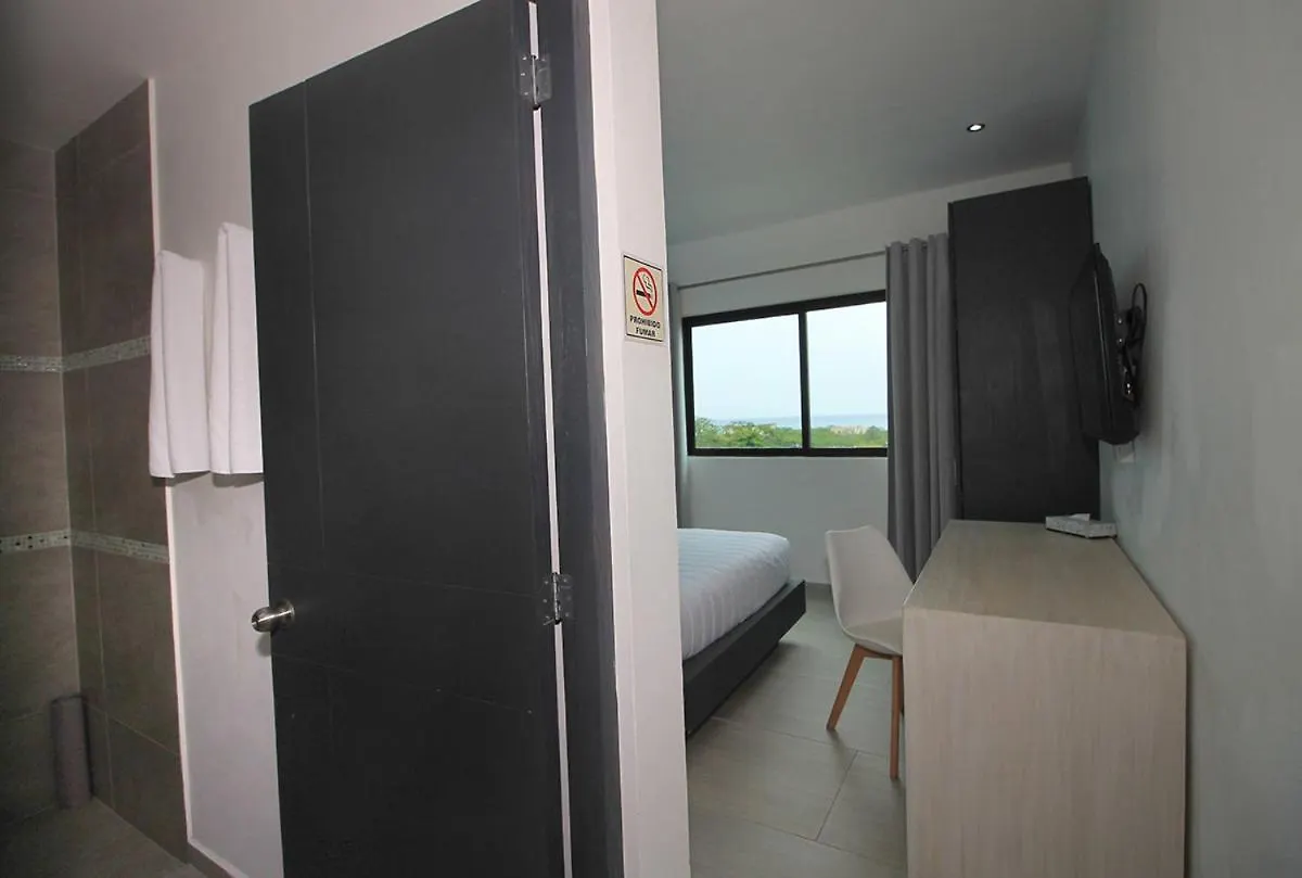 We Express Hotel Playa Del Carmen (Adults Only)