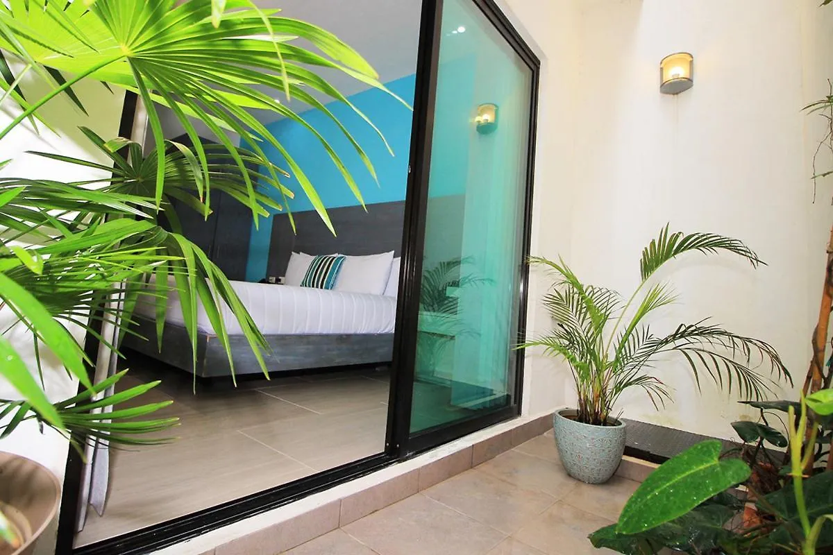 We Express Hotel Playa Del Carmen (Adults Only)