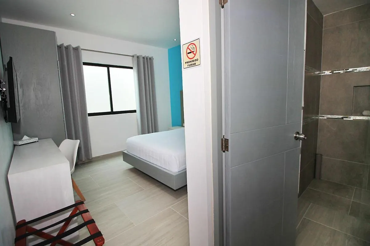 We Express Hotel Playa Del Carmen (Adults Only)