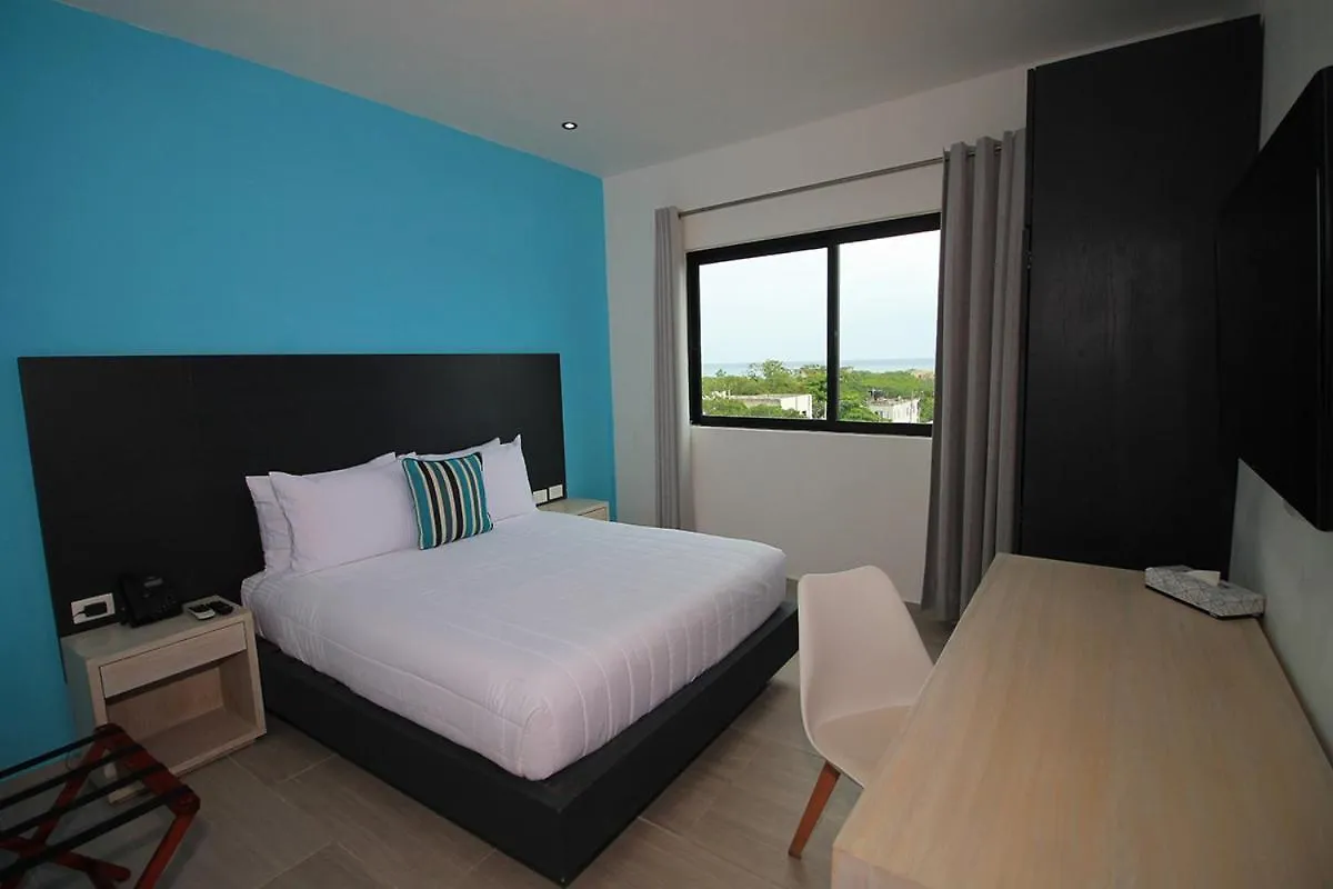 We Express Hotel Playa Del Carmen (Adults Only) 3*,