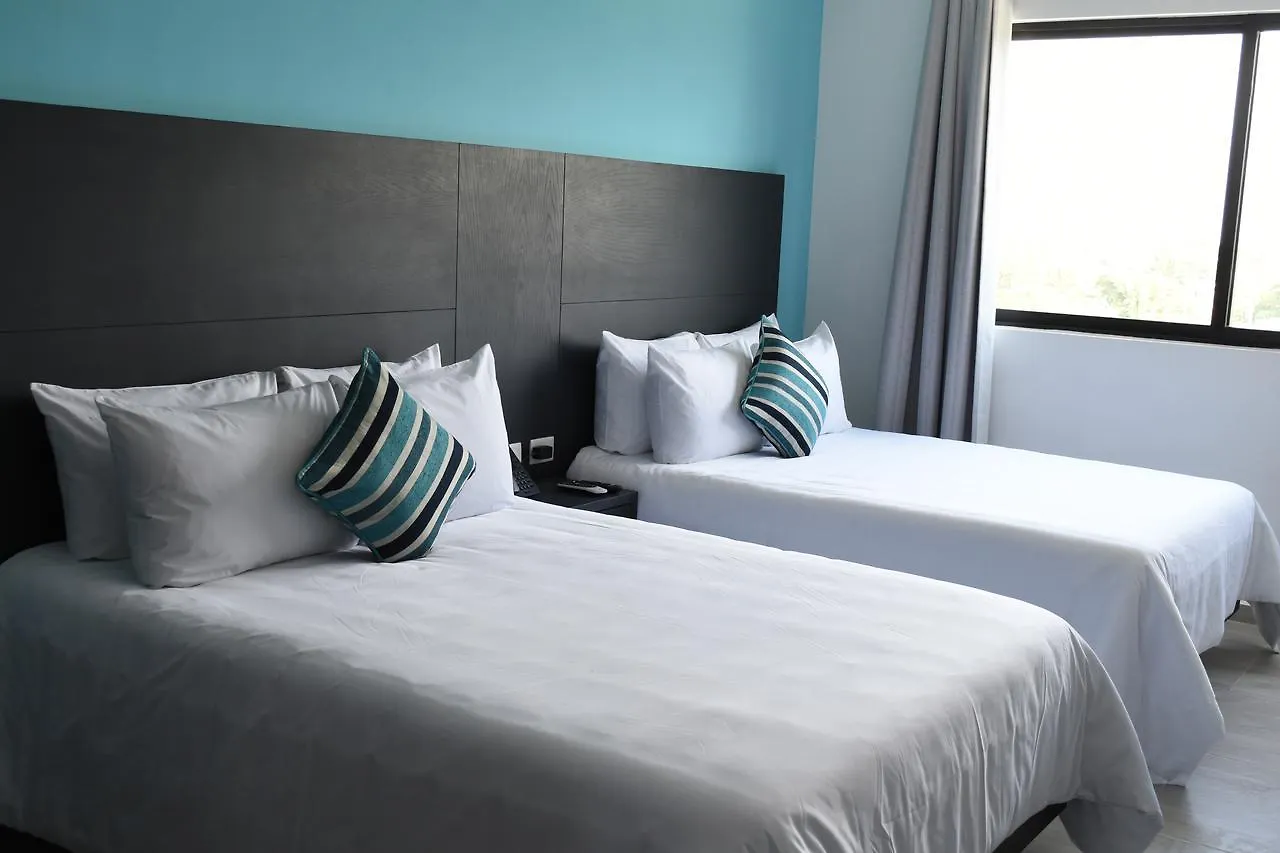 We Express Hotel Playa Del Carmen (Adults Only) 3*,