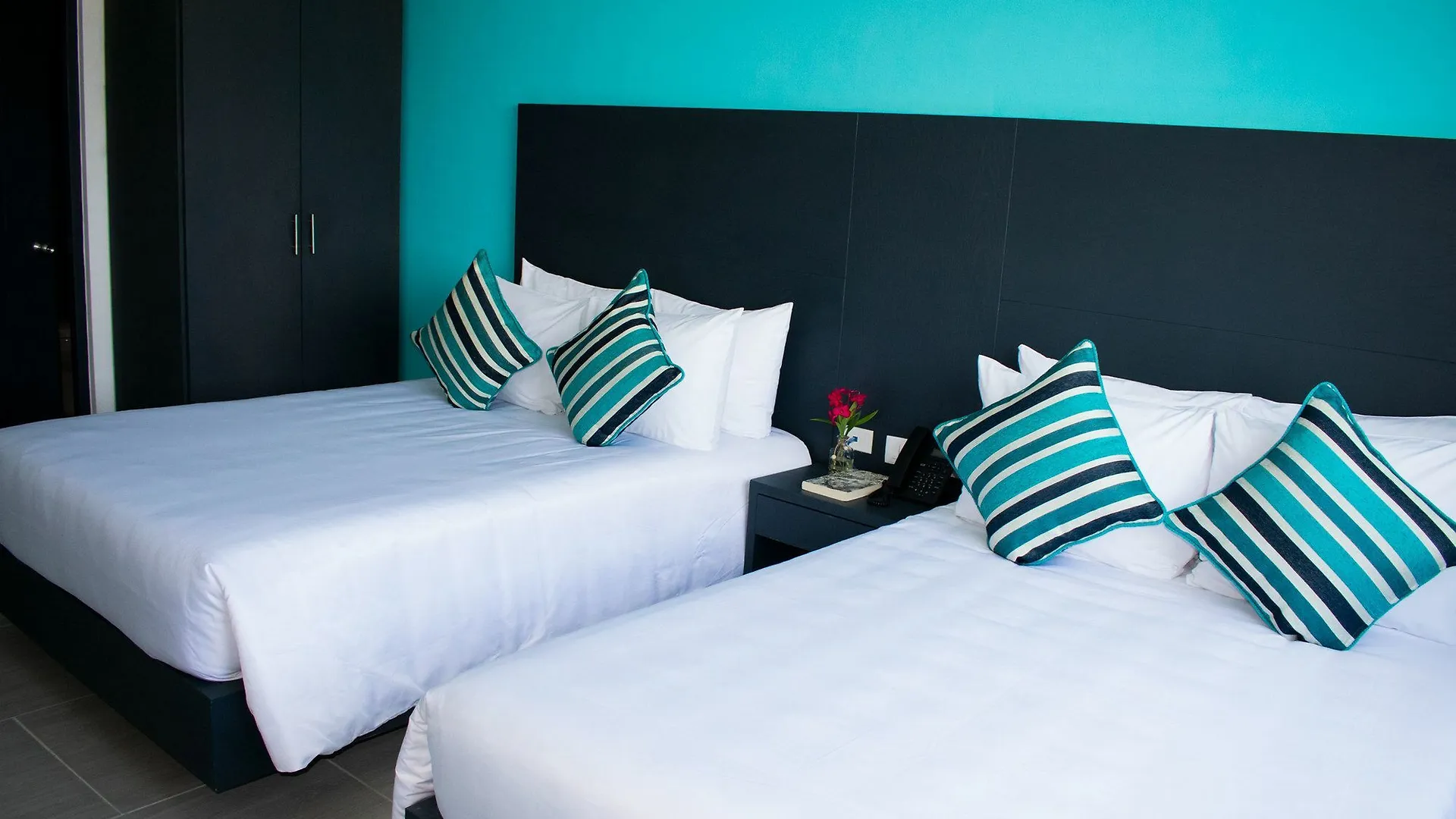 We Express Hotel Playa Del Carmen (Adults Only)