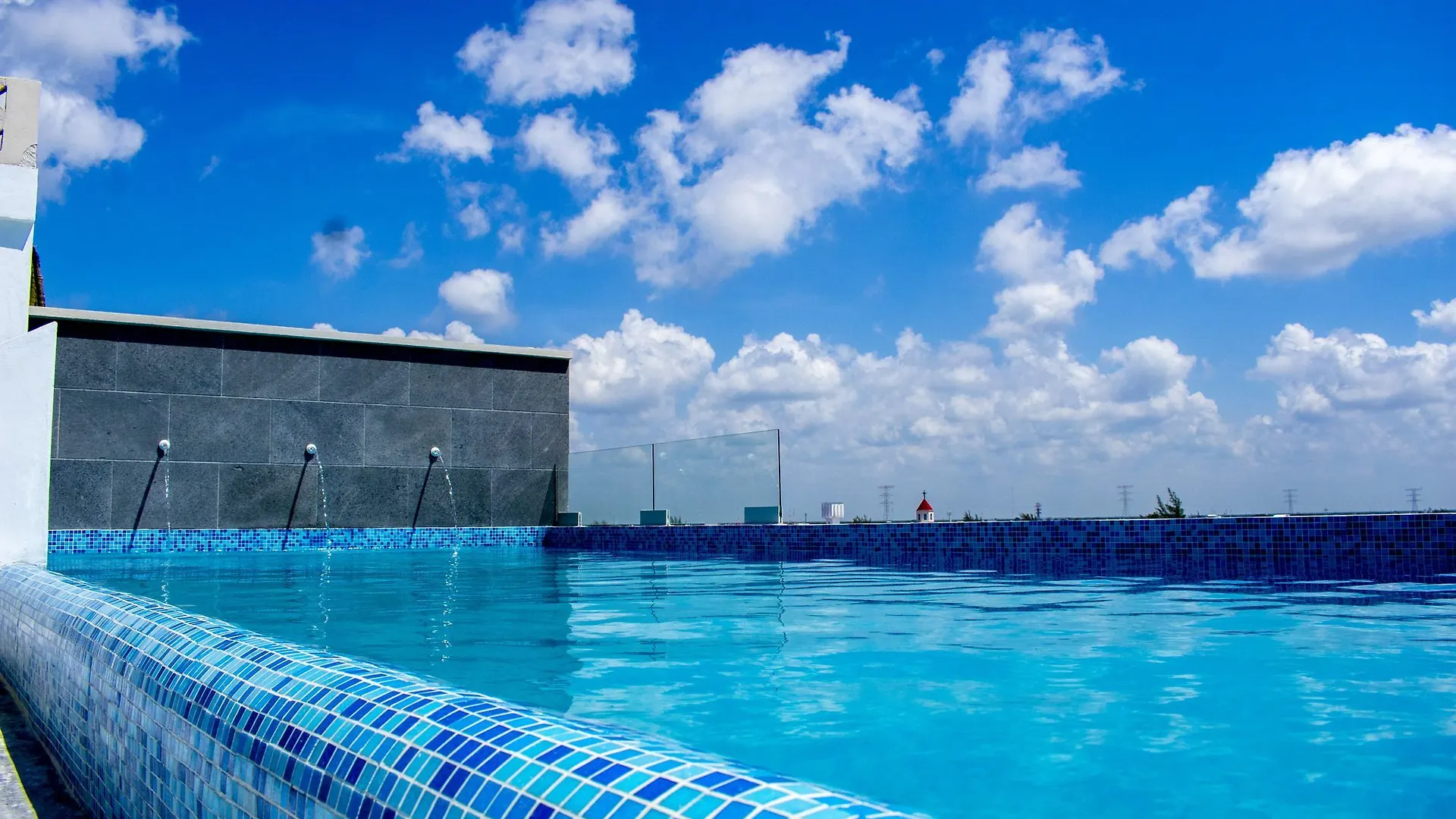 We Express Hotel Playa Del Carmen (Adults Only)